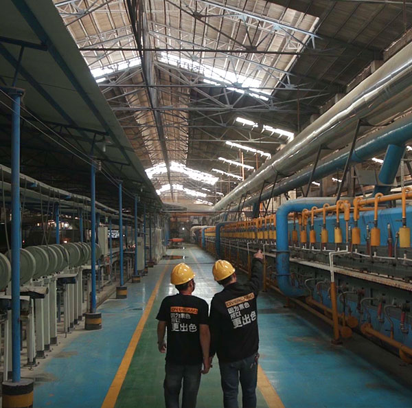 <p>全部国外进口的大型压机</p>