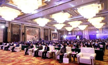 绽放品牌领军之光！欧文莱荣获“2020中国陶瓷素色瓷砖品类冠军”