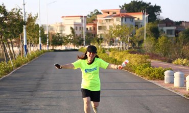 首届“欧文莱半程马拉松比赛”在云东海月亮公园热血开跑，全程21.1公里